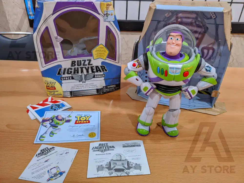 Buzz lightyear Toy Story thinkway toys signature collection