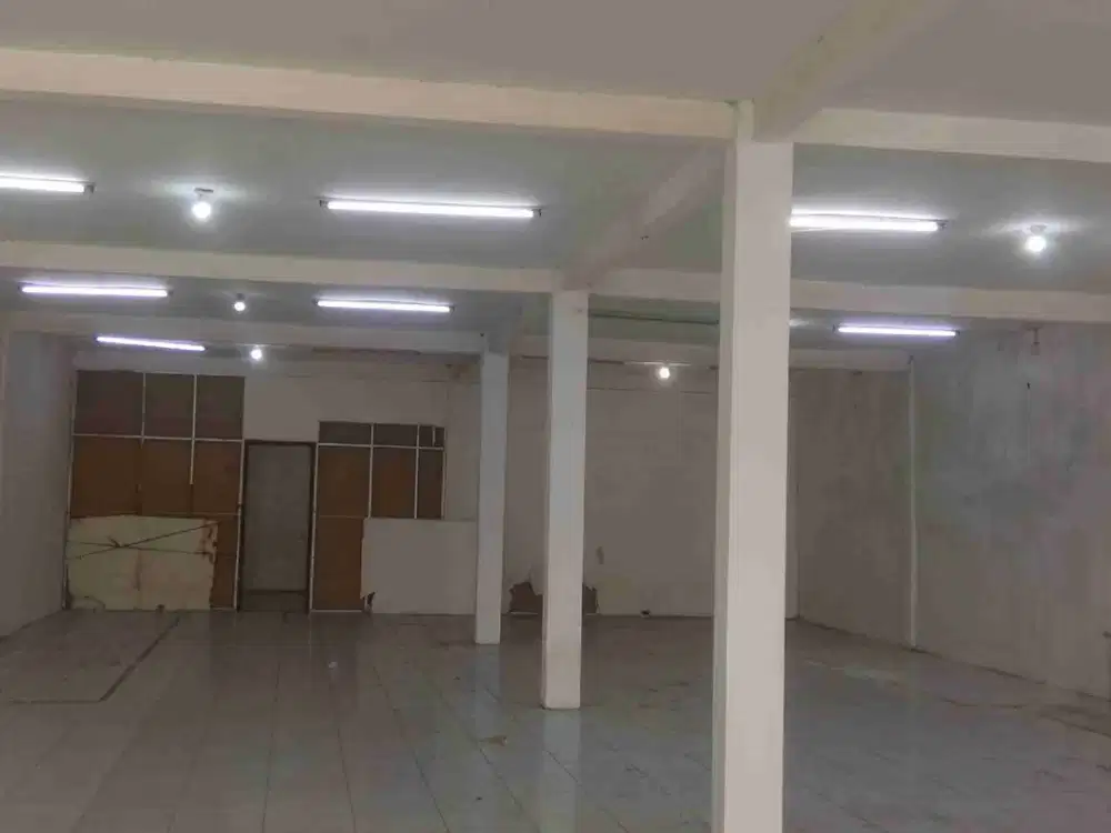 Gudang dan ruang usaha