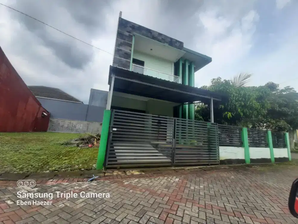 Disewakan Rumah Hook 2 Lantai Furnish di Tengah Kota Purwokerto