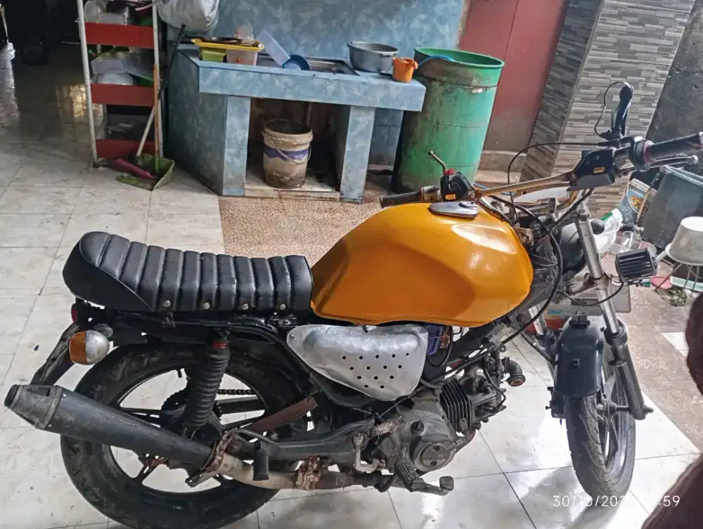 Suzuki Shogun 125 modif cb