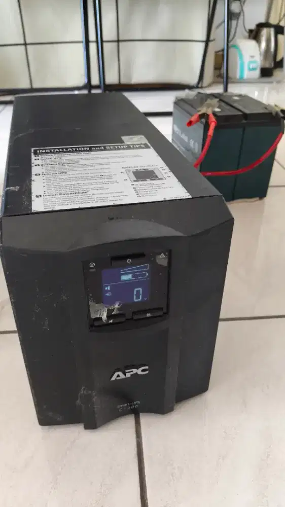 Ups Apc with batteries 24v
