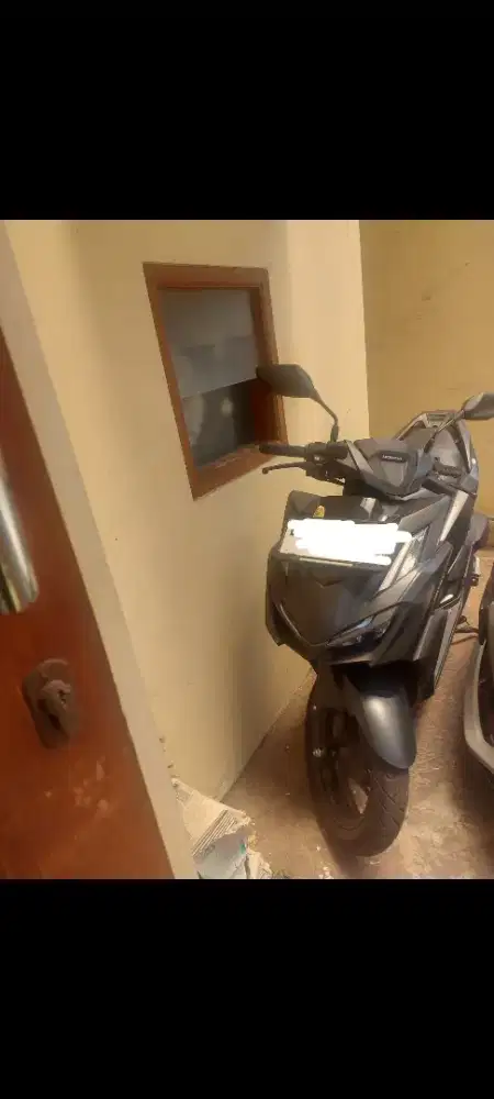 Dijual motor Honda Vario 160 cc warna hitam