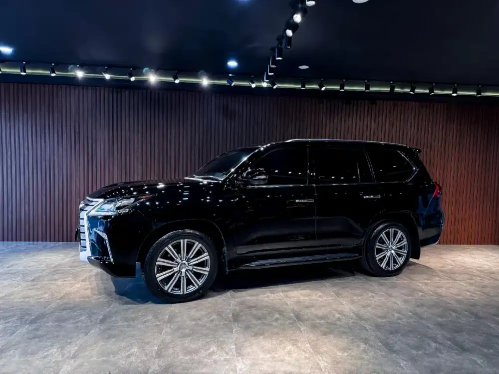 LEXUS LX570 2016