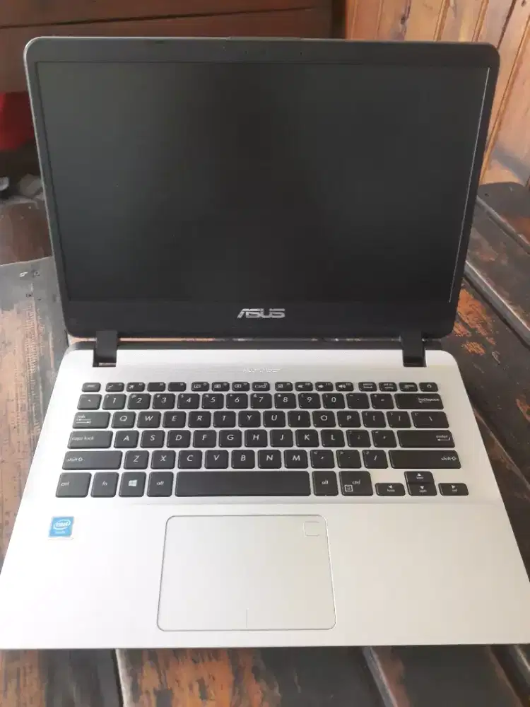 TERIMA LAPTOP SEGALA KONDISI