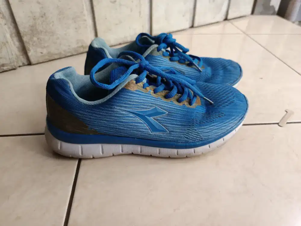 Sepatu Diadora Murah