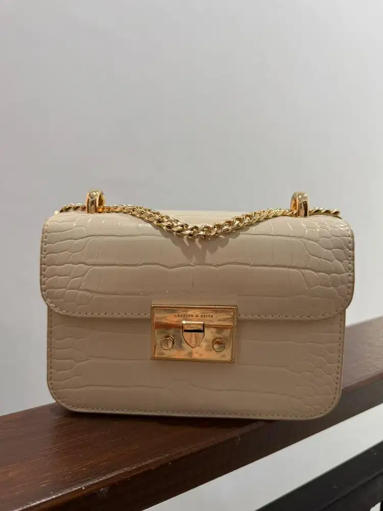 Tas Charles & Keith Asli