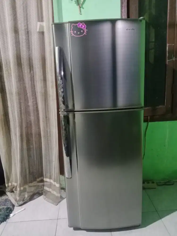 Kulkas 2 pintu sharp original