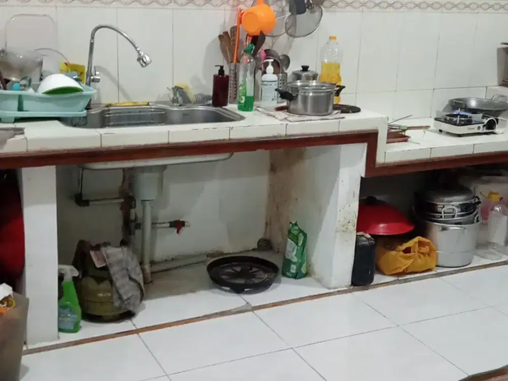 Rumah Luas 14 Menit ke Mall Paradise Walk Serpong Siap Huni J-38527