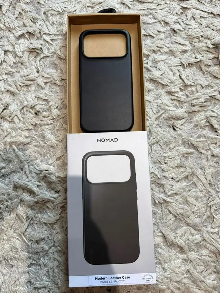 Jual casing 17 pro like new Nomad modern leather