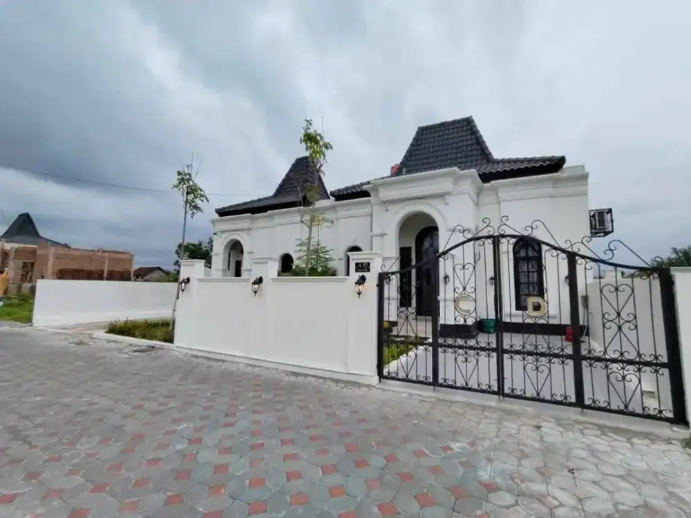 Dijual Rumah Mediterania Eksklusif Dekat Pusat Kota Sleman