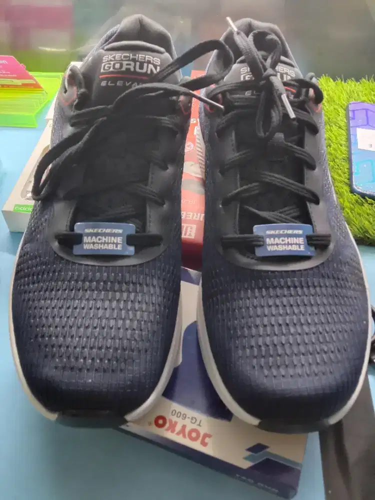 Sepatu Running Skechers Go Run Elevate