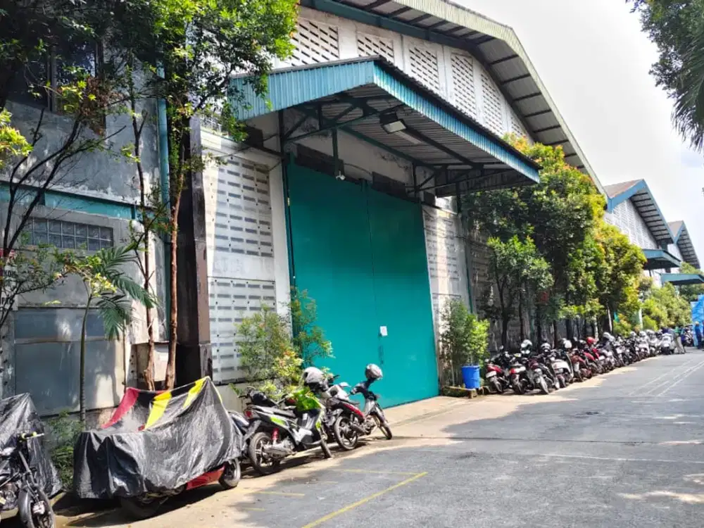 Dijual  Gudang di kawasan Cikupamas. (Jarang ada)  Kawasan gudang paling dekat dengan Tol Cikupa.