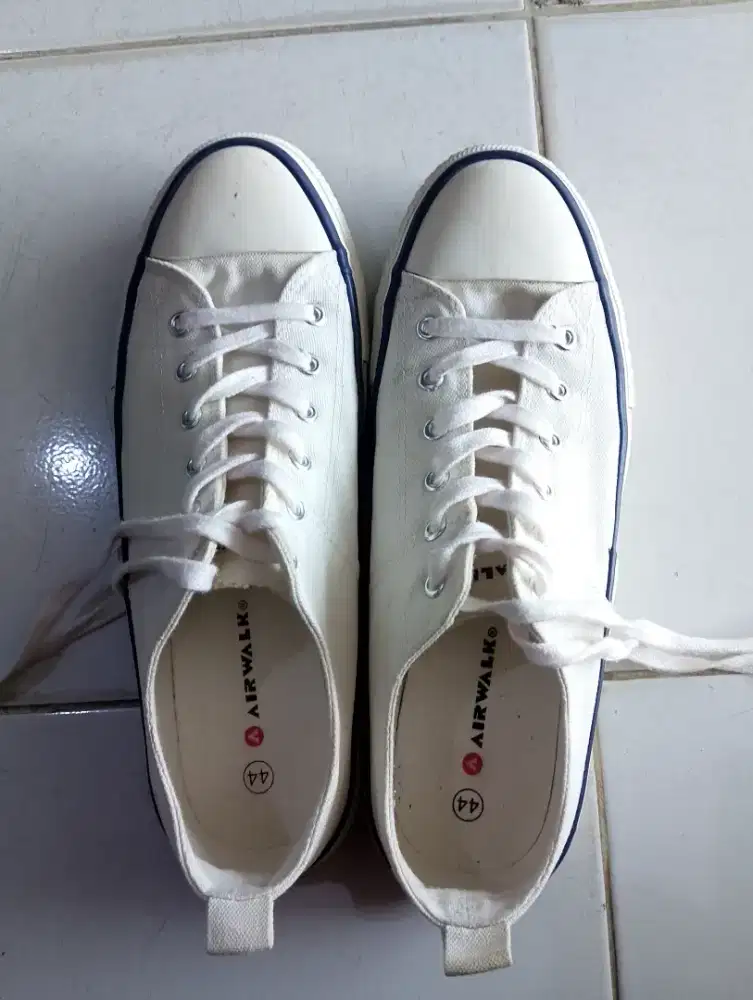 Dijual sepatu air walk nomor size 44