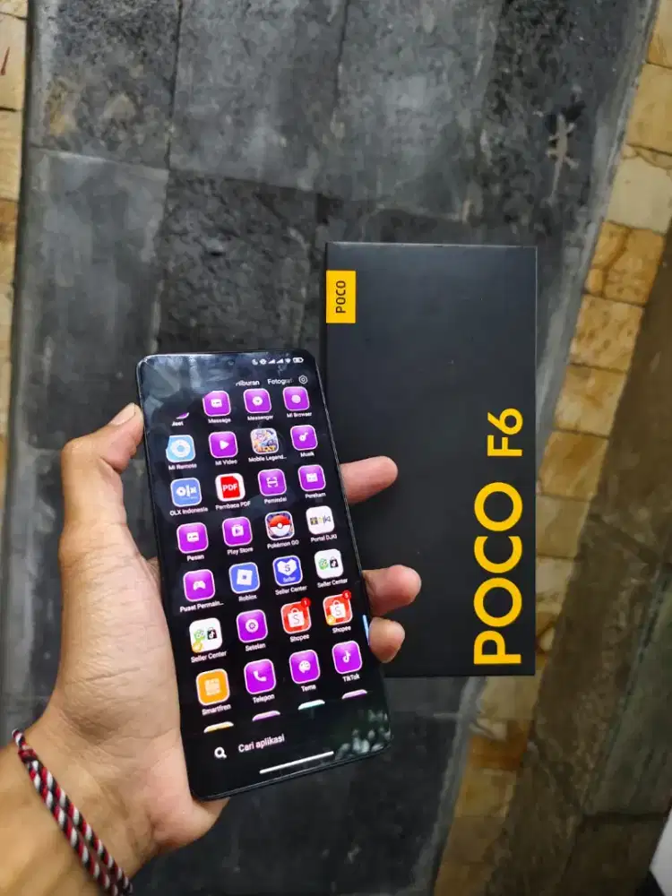 Poco f6 12 512 lcd hitam pojok atas