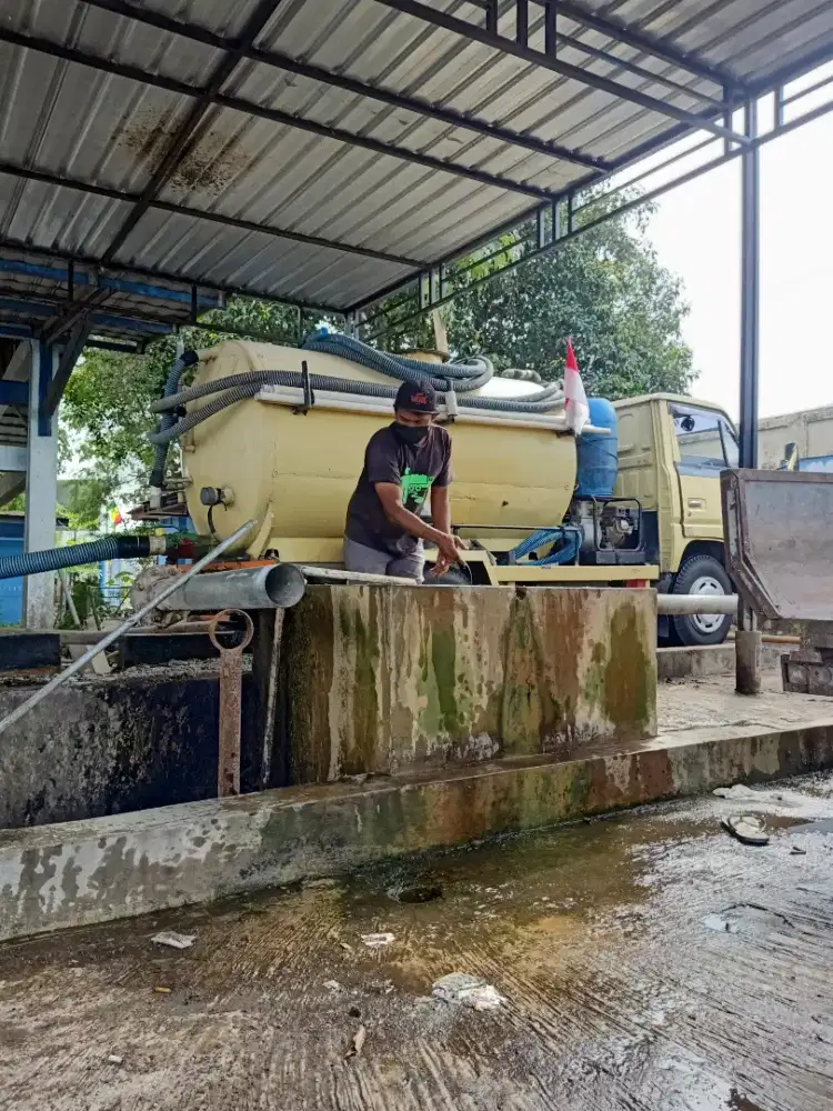 Sedot wc saluran mampet