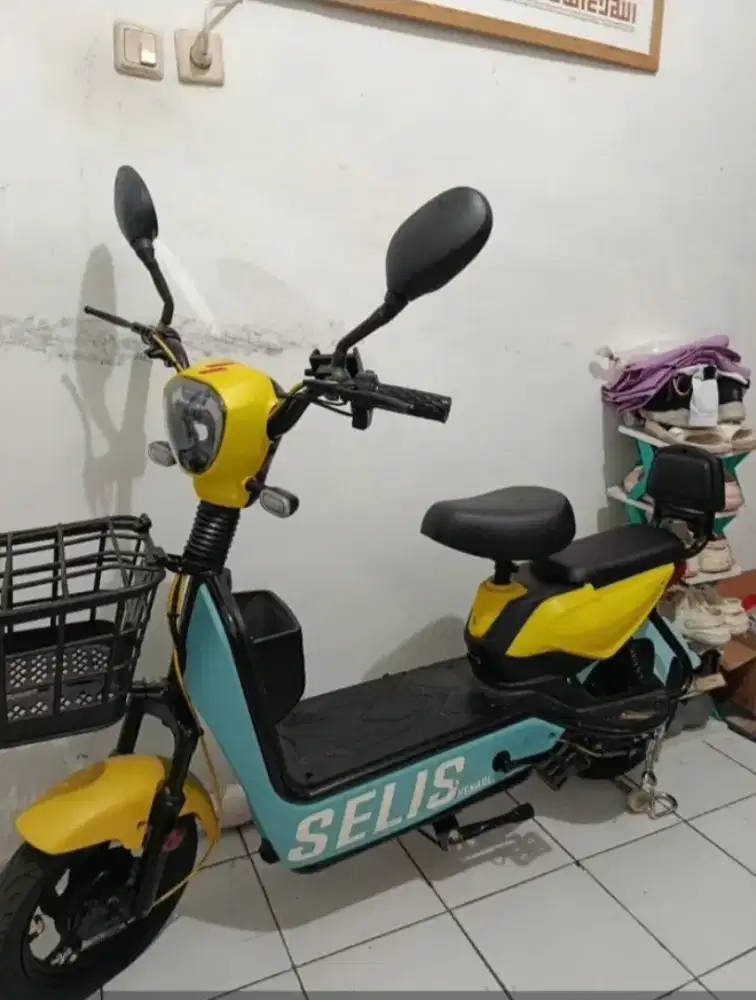 Sepeda listrik selis