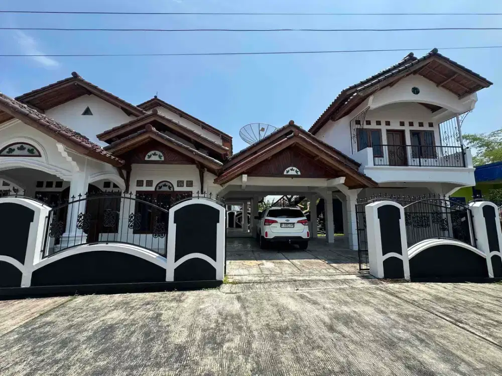 Rumah Classic tanah luas Siap Huni di tengah kota Sumedang