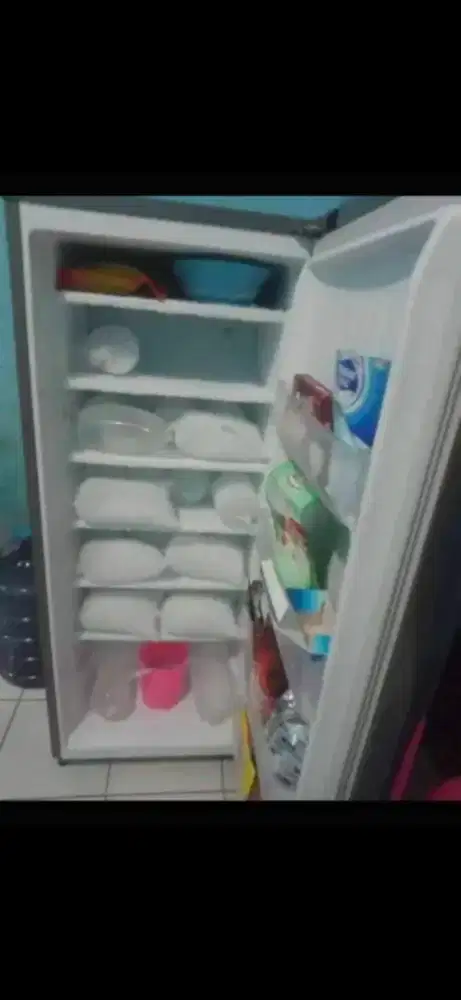 Jual freezer kulkas khusus es batu ukuran 6 rak merk LG INVERTER