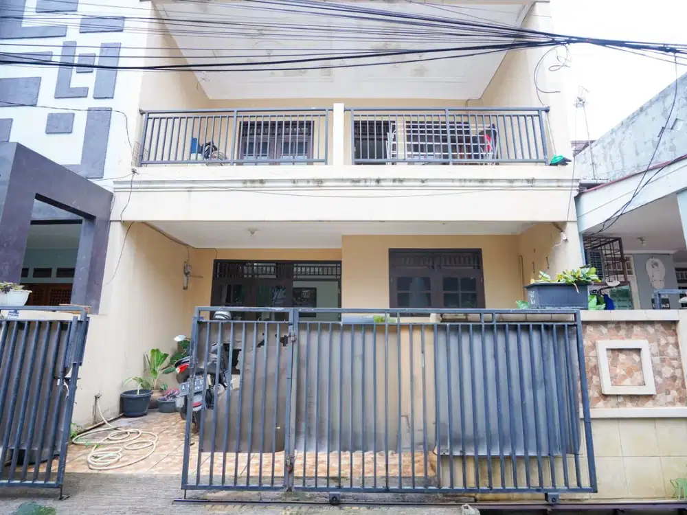 Rumah 2 Lantai Akses Cepat ke Stasiun Cakung LB 156 Siap Huni J-27740