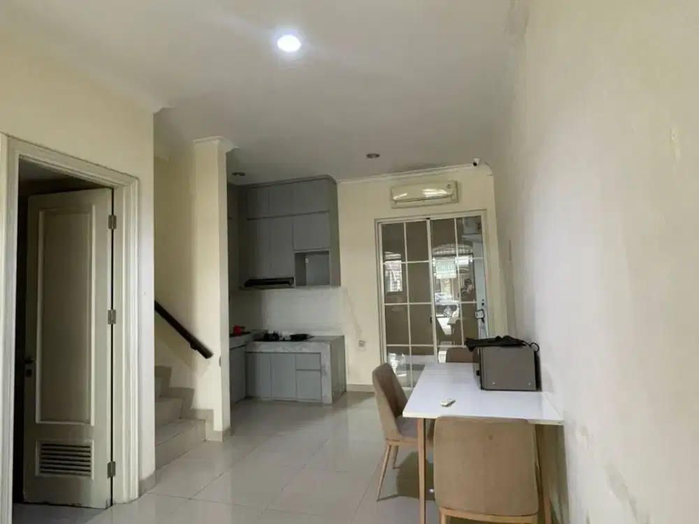 Rumah 6x15 Semi Furnished SHM di Green Lake City Cluster Europe