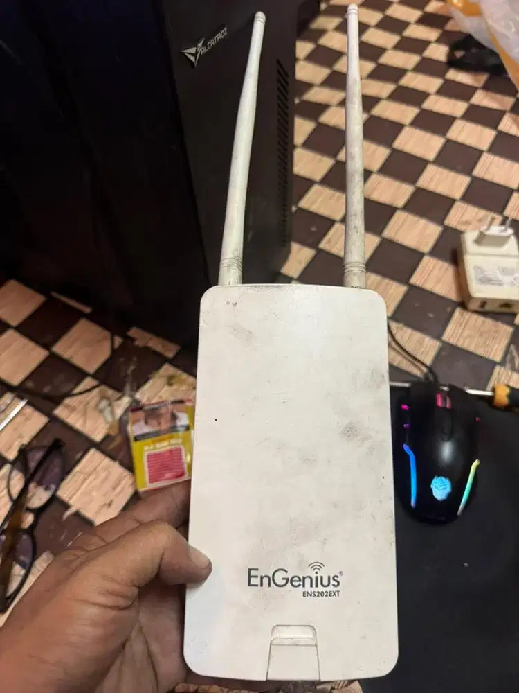 Wifi engenius model : ens 202ext.