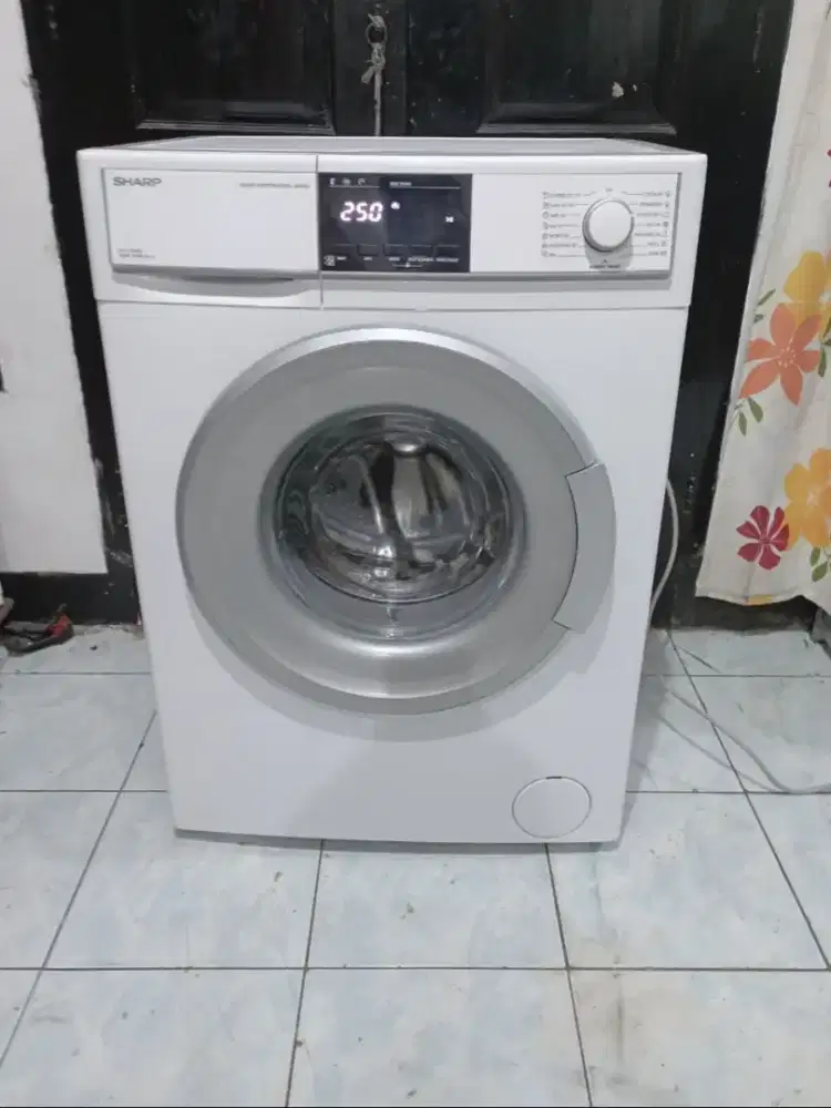 Mesin cuci otomatis sharp