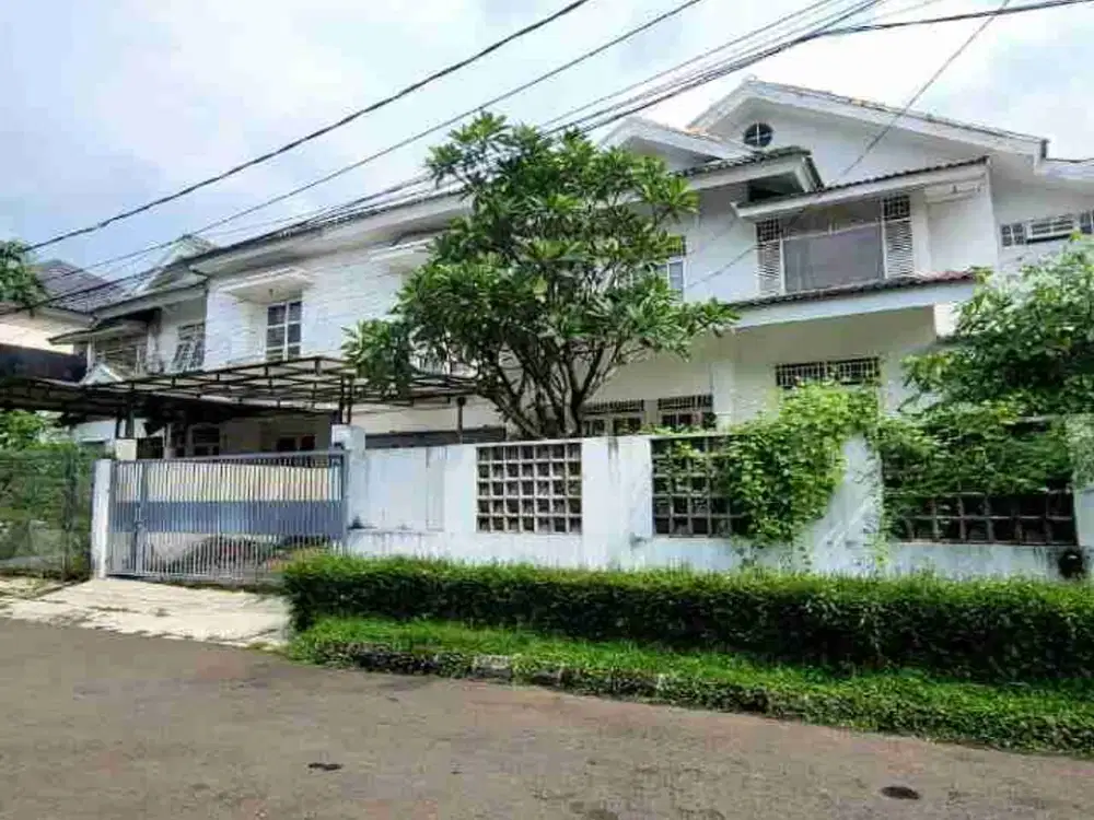 Rumah luas super nyaman 2 lantai di dekat mall Bintaro siap huni 0070