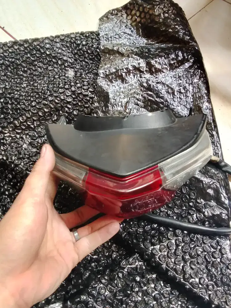 Stoplamp belakang beat karbu ori copotan