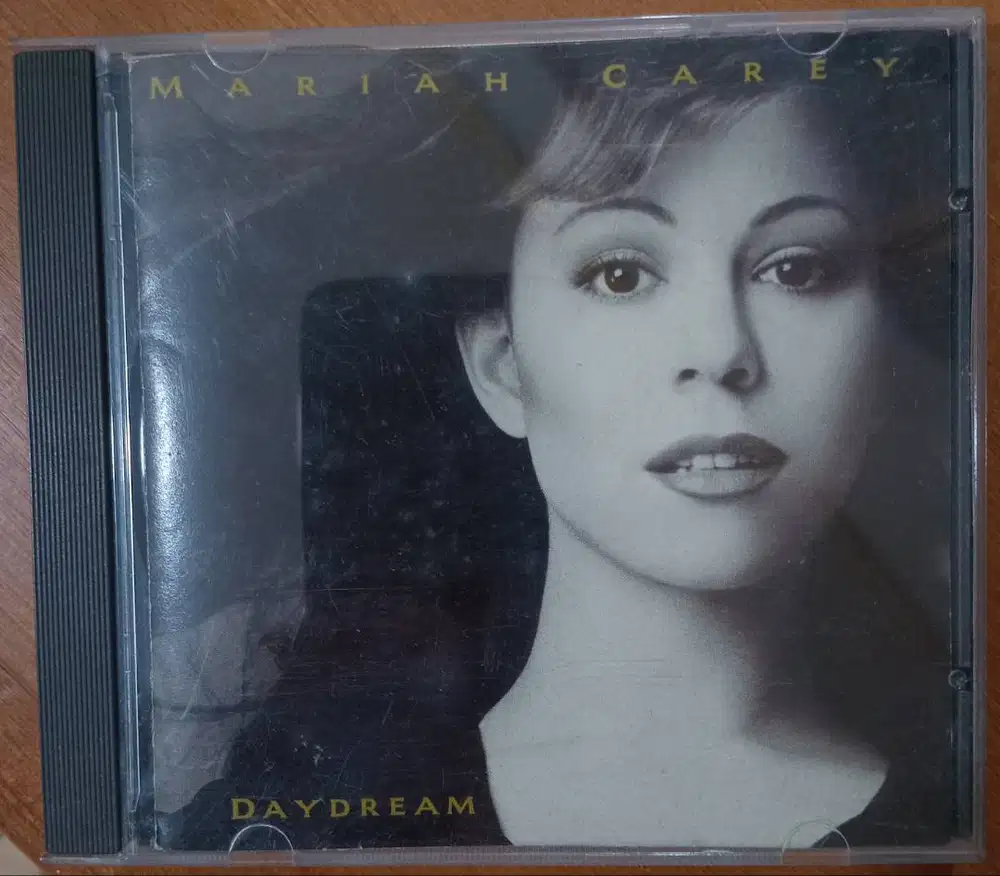 CD album day dream Mariah Carey 80k