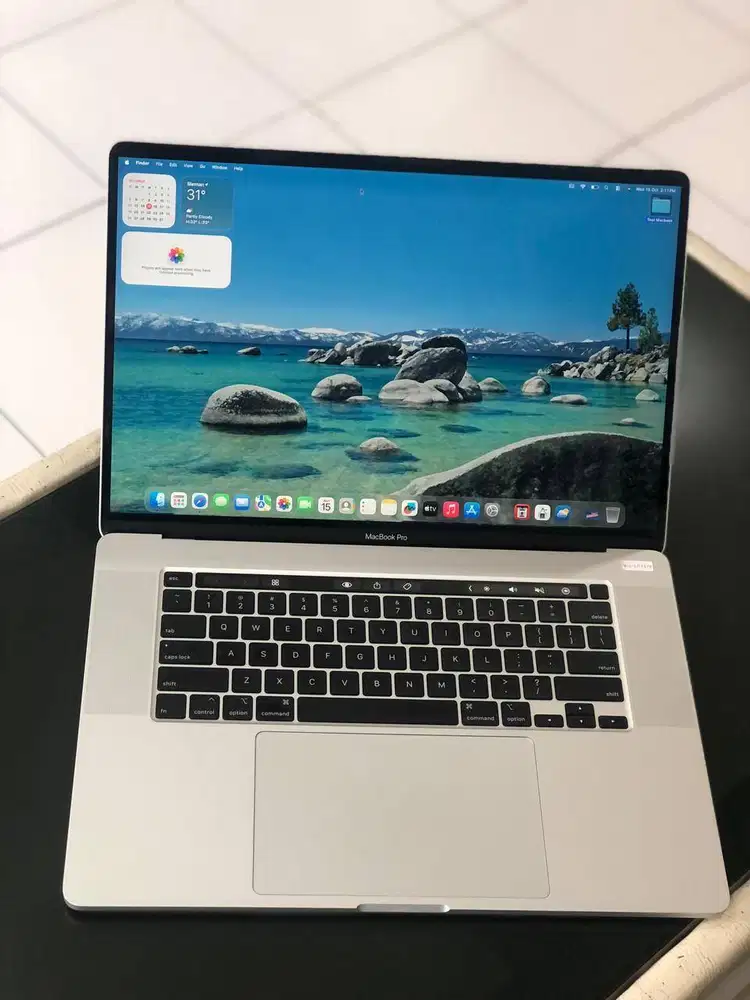 MacBook Pro 16inch Model A2141 Intel Core i9 Touch Bar DUAL VGA 2019