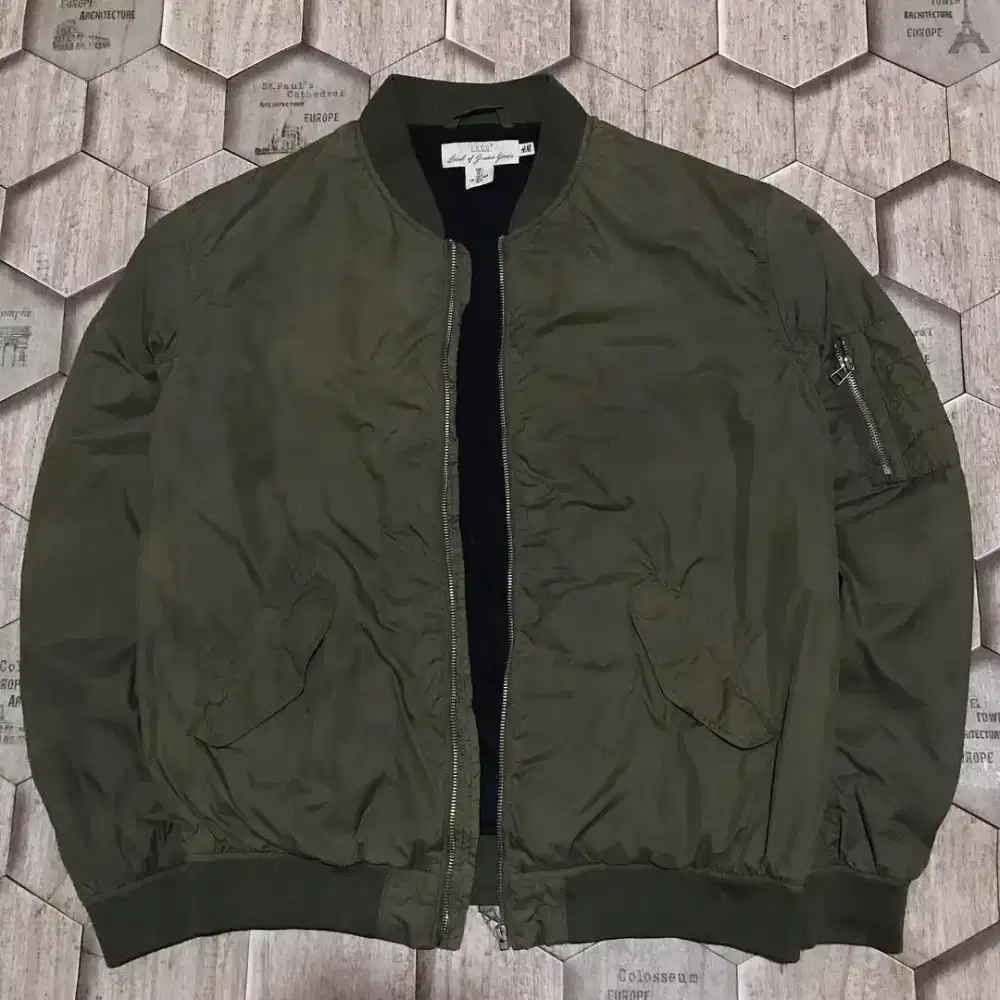 Bomber HnM hijau army