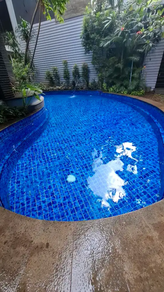 Jasa perawatan kolam renang