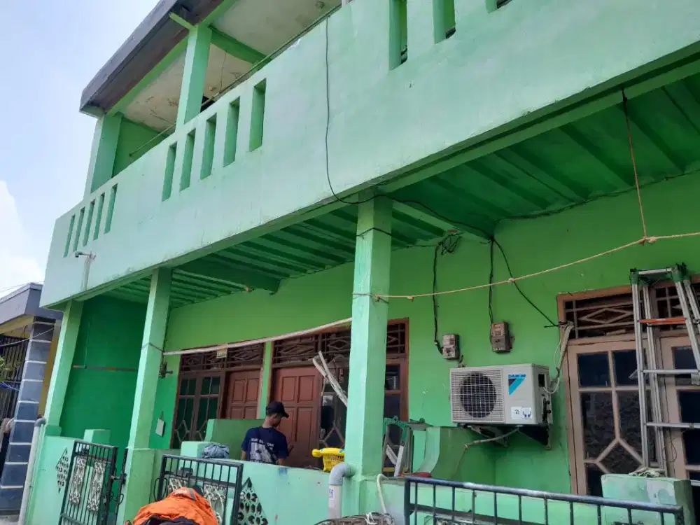 Jual murah kontrakan 3 pintu bangunan 2 lantai di Kaliabang Tengah