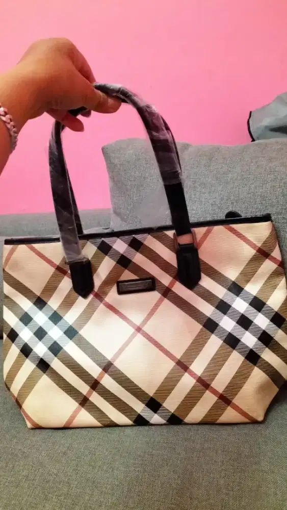 Tas Burberry ori