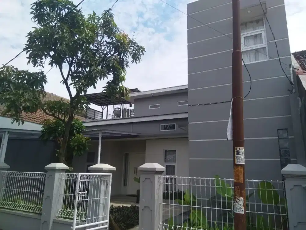 RUMAH DENGAN LINGKUNGAN YANG NYAMAN DAN TENANG STRATEGIS BANGET DI MARGAHAYU BANDUNG