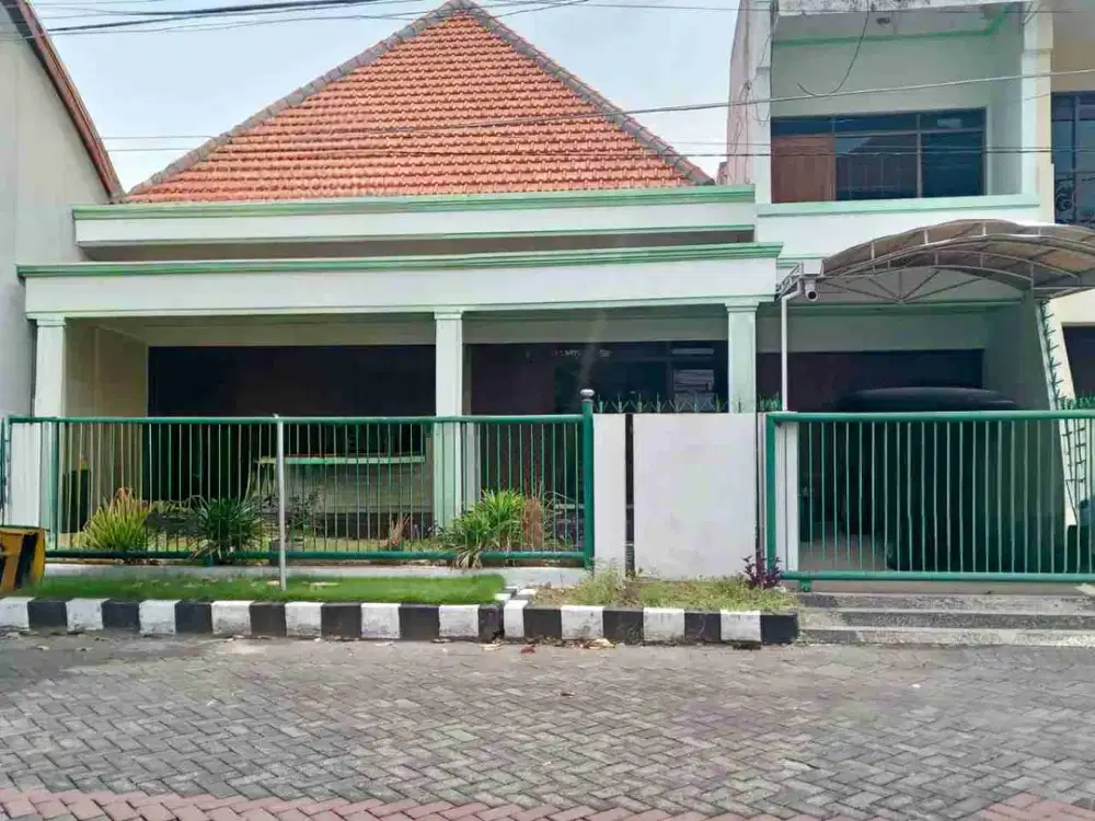 Rumah hitung tanah Manyar Kartika