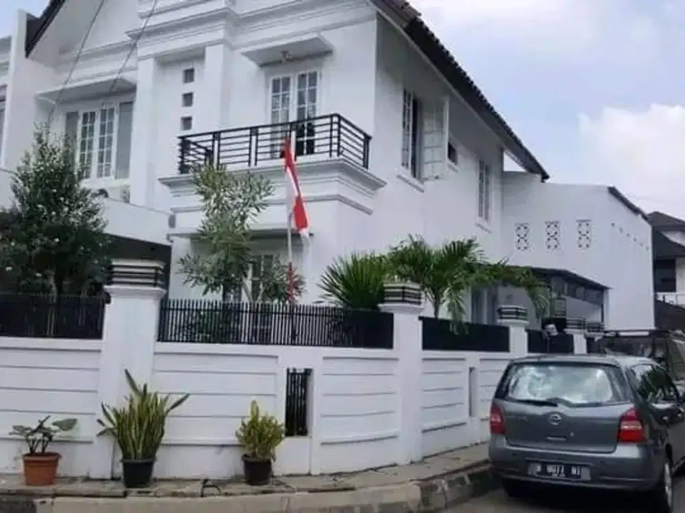 Rumah Bagus 2 Lantai Plus Rooftop Garden Dalam Komplek Cipinang Muara