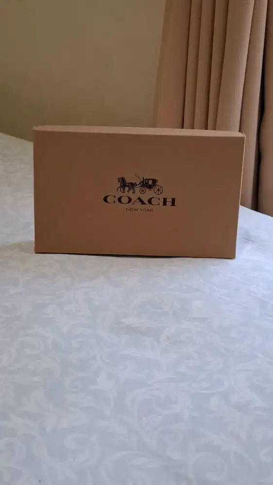Kotak Dompet Coach