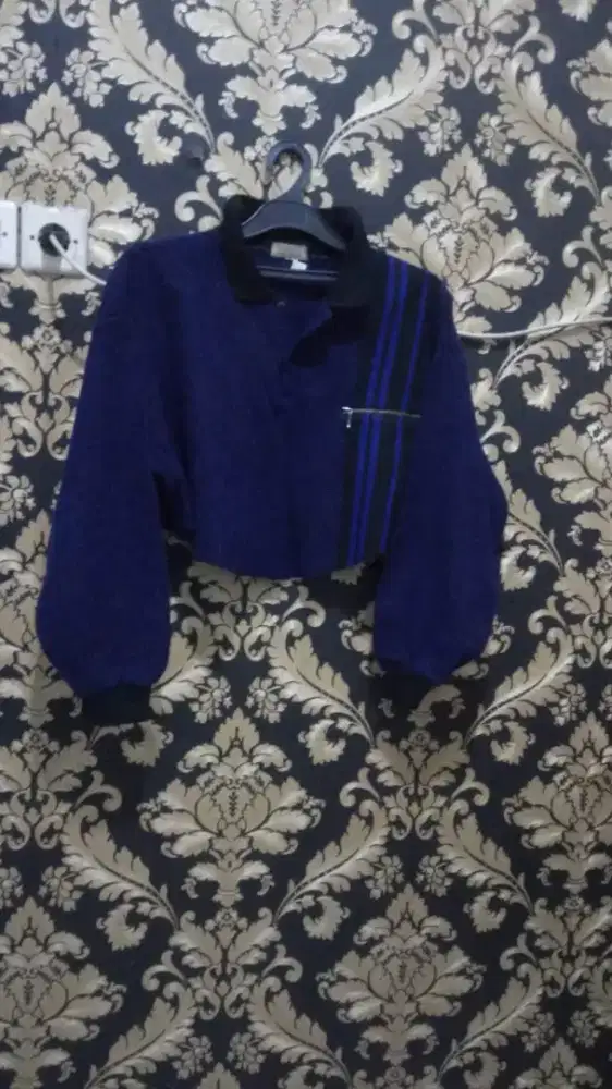 {PRELOVED} Croptop Berbulu