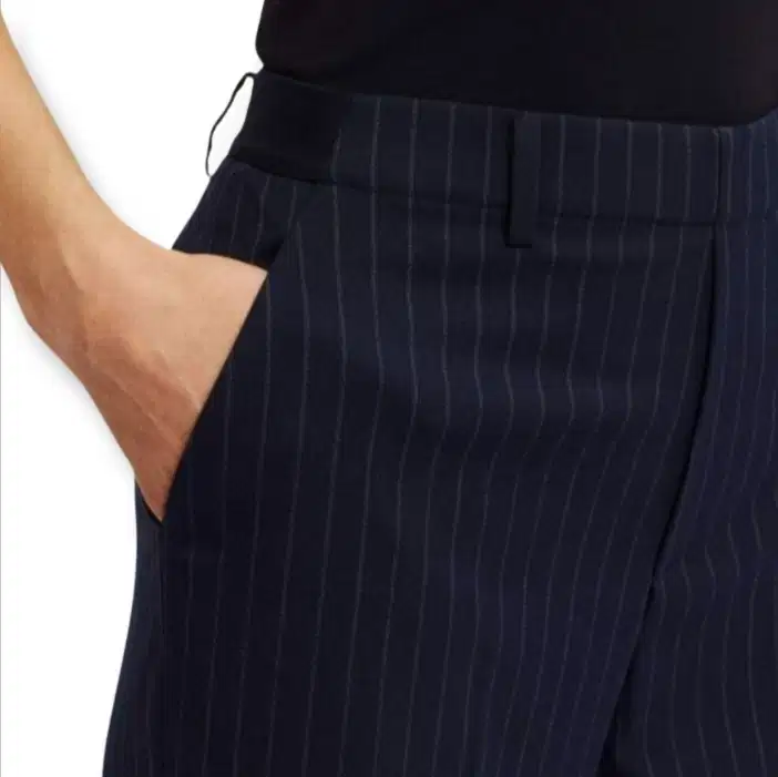 Celana wanita Uniqlo Ezy Ankle Pants Pattern Stripe size S