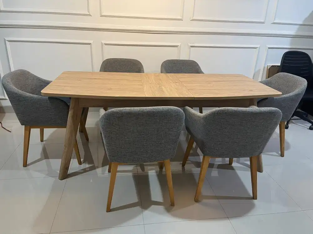 1 SET MEJA MAKAN DEKORUMAH JUAL MURAH MASIH SEPERTI BARU