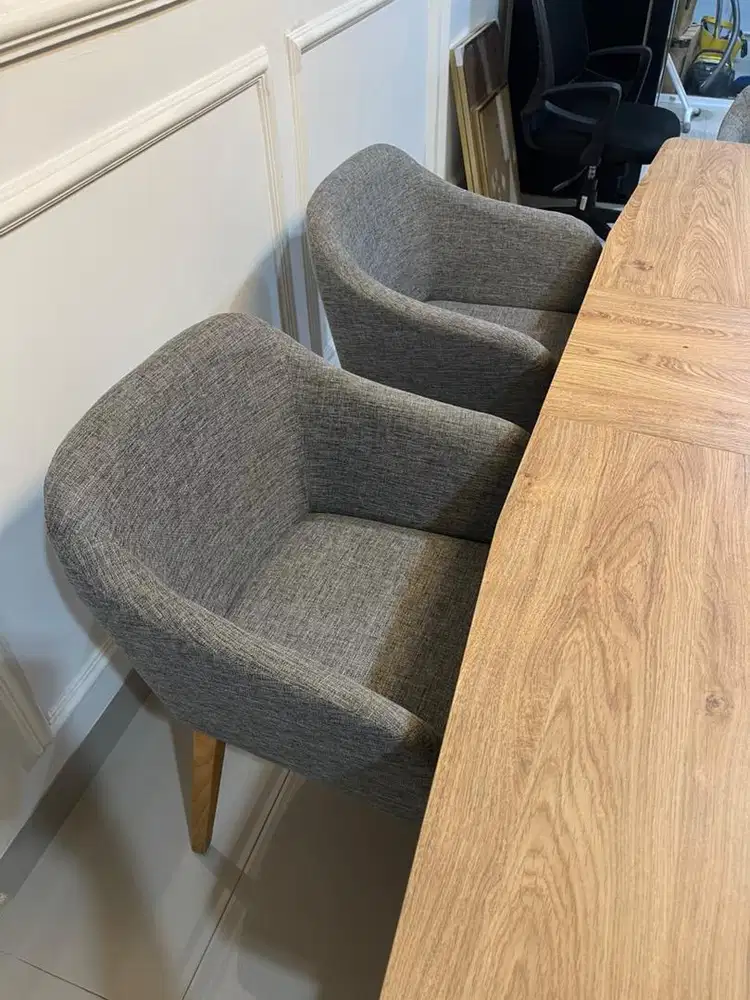 1 SET MEJA MAKAN DEKORUMAH JUAL MURAH MASIH SEPERTI BARU