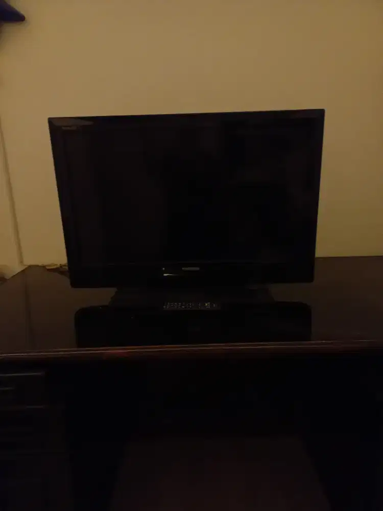 TV Toshiba LCD 32AV700E