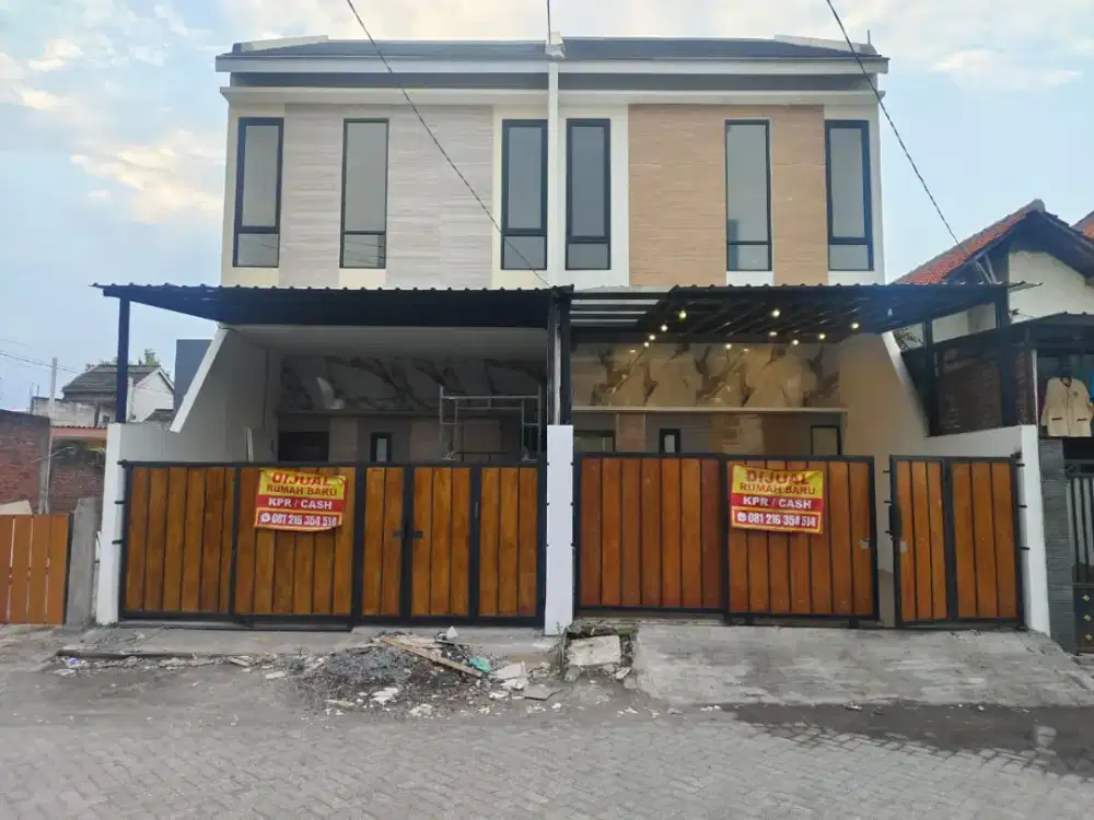Rumah murah 2 lantai nol jalan