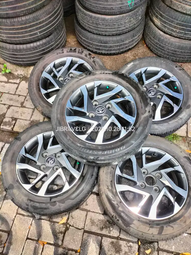Velg original Veloz R15