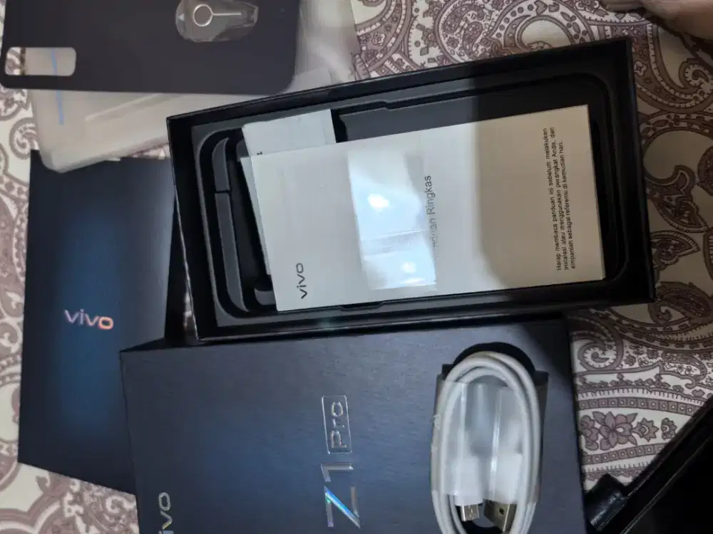 HP VIVO Z1 PRO kondisi 90%semua berjalan normal