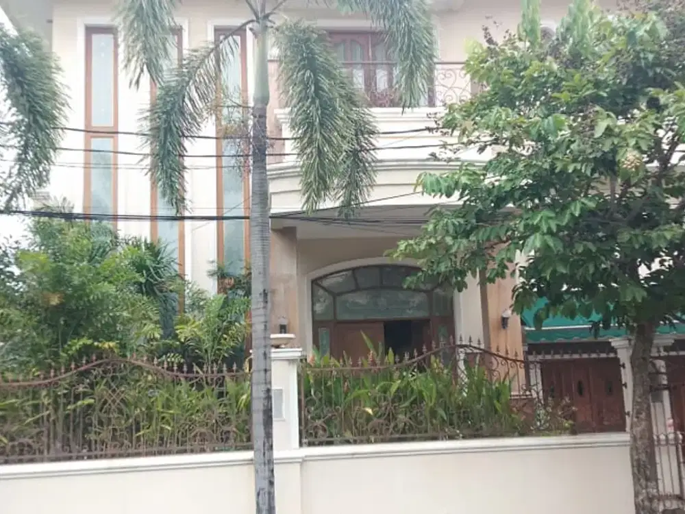 Dijual rumah hoek siap huni di Gading Kirana - Kelapa Gading Jakarta Utara