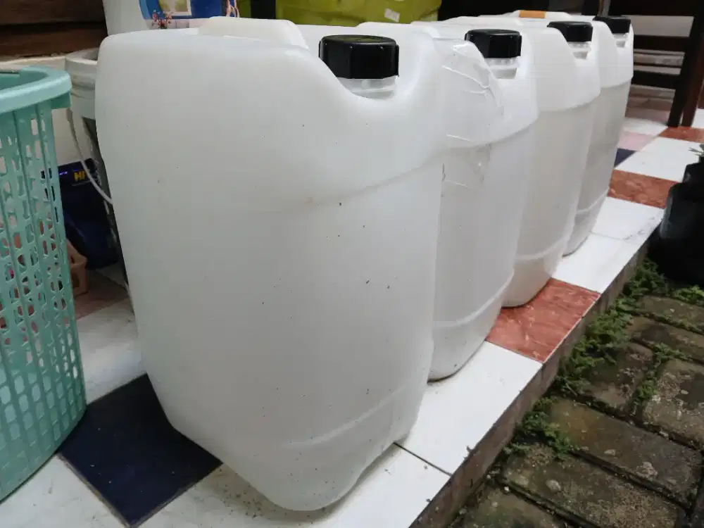 Dijual jerigen 20L bekas