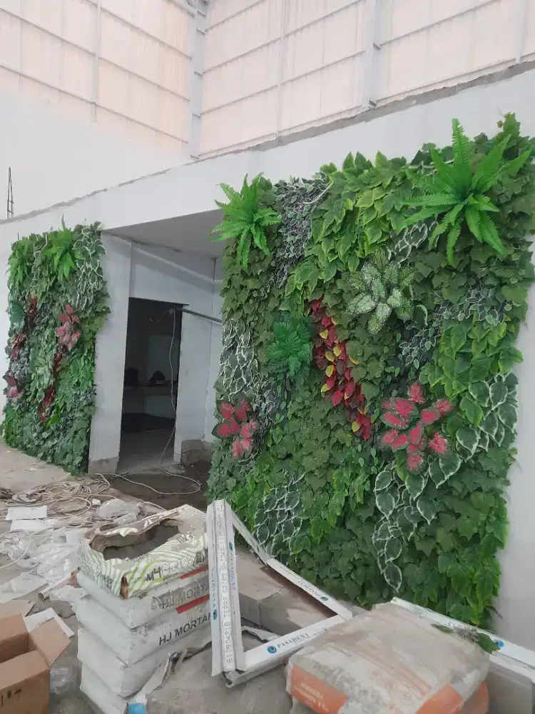 Dekorasi Dinding Indah Rumah Cafe Dgn Daun Sintetis-Vertical Garden