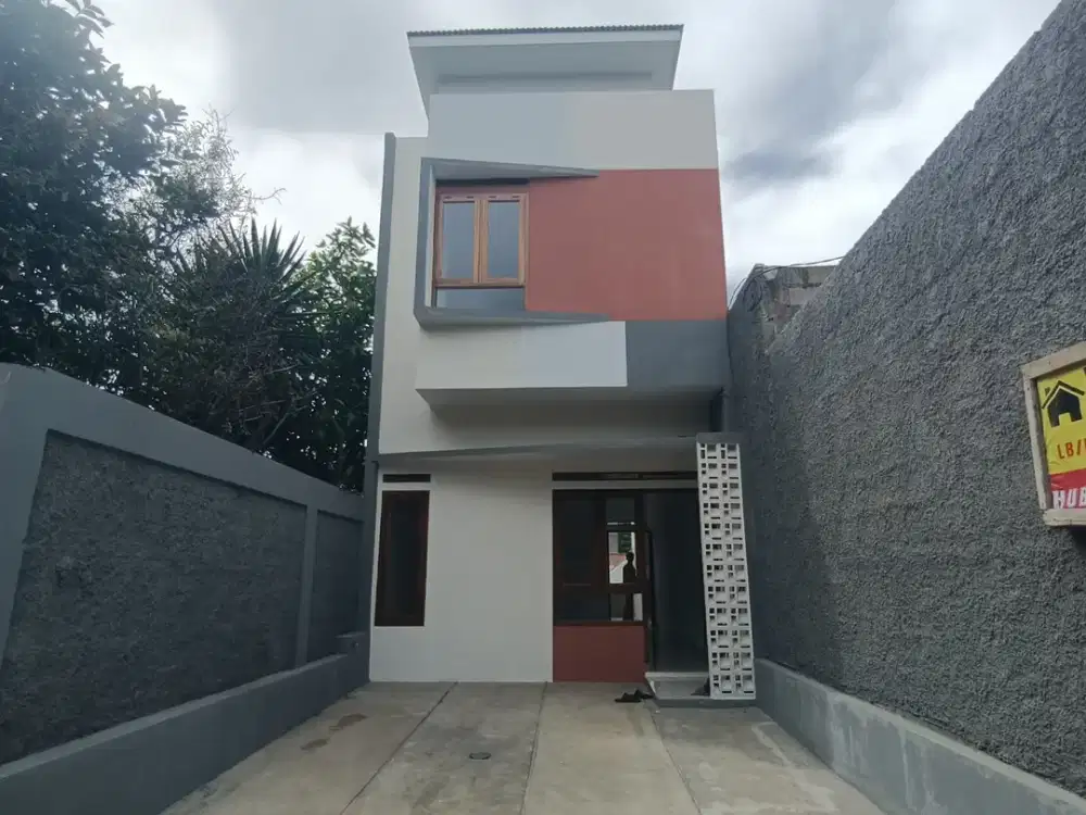 Jual Rumah mewah 2 lantai pinggir jln utama Ciwaru Cilengkrang Kodya